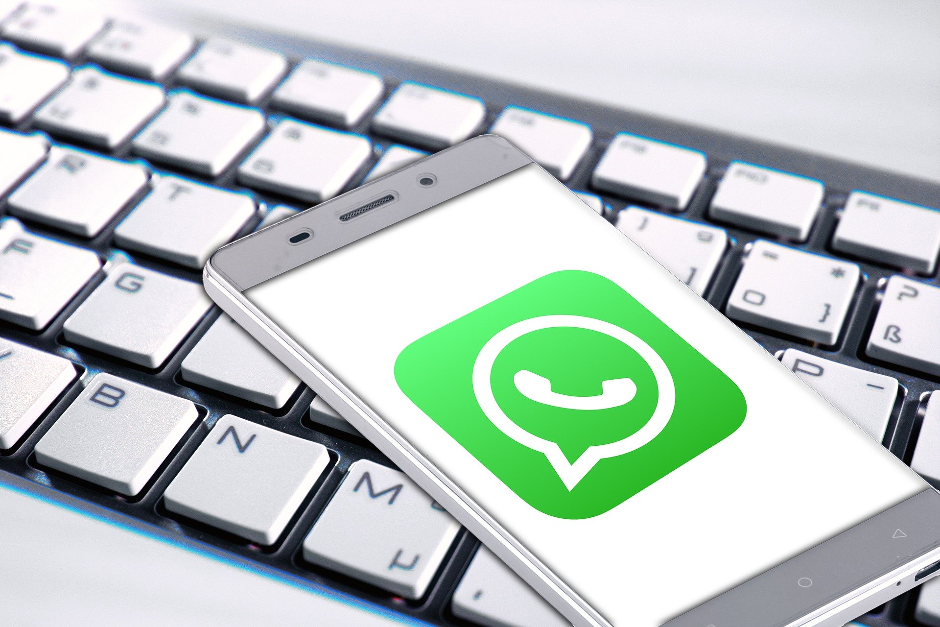 Especialistas  afirman que WhatsApp permitirá utilizar la misma cuenta en cuatro dispositivos de forma simultánea. (Foto Prensa Libre: Pixabay)