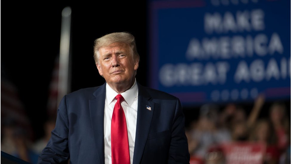 Donald Trump reconoció en entrevista con Bob Woodward que no quería crear pánico. (Foto Prensa Libre: Getty Images)