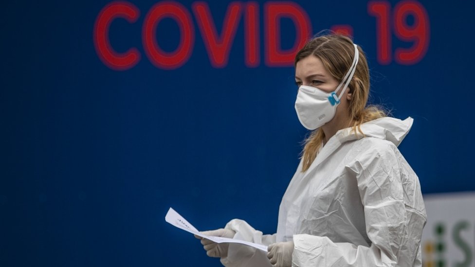 Las autoridades checas anunciaron un número récord de contagios en su país. (Foto Prensa Libre: EPA)