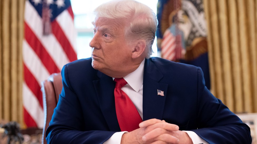 Donald Trump ha dado un paso por encima de su línea habitual discrepando con la ciencia. (Foto Prensa Libre: AFP)