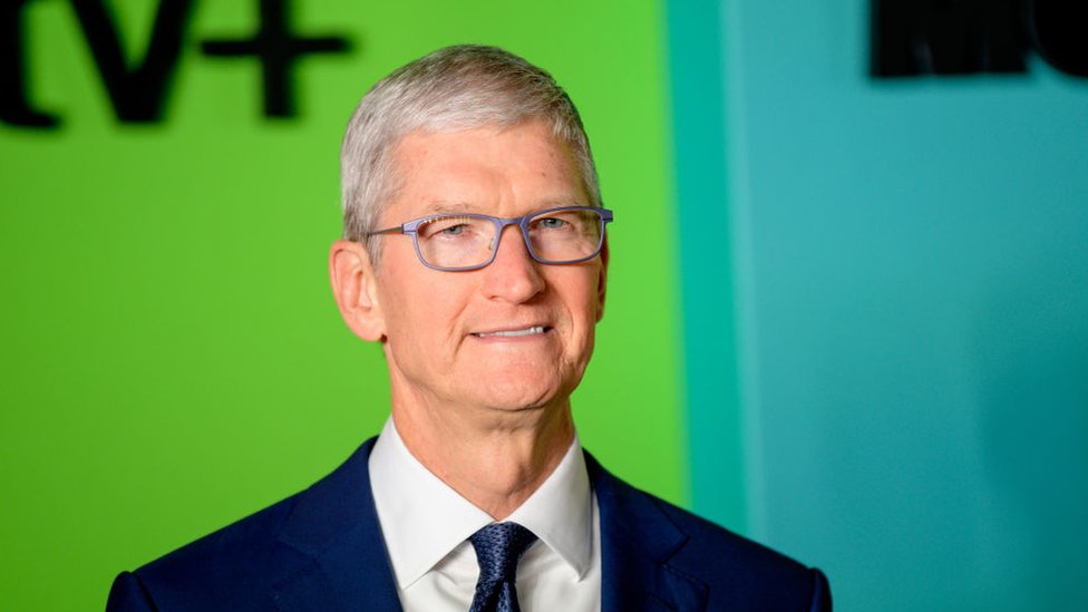 Tim Cook, director ejecutivo de Apple, es conocido por hacer largas pausas antes de responder una pregunta. (Foto Prensa Libre: Getty Images)