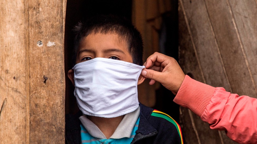 Perú es el país con más muertes per cápita por covid-19, según datos de la Universidad John Hopkins (excluyendo a San Marino). (Foto Prensa Libre: Getty Images)