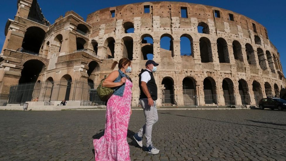 El centro de Roma está mucho más vacío debido a la pandemia. (Foto Prensa Libre: Getty Images)