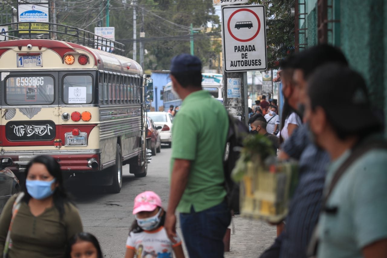 Autoridades de Salud esperan un aumento de casos de coronavirus por la reapertura de servicios. (Foto Prensa Libre: Carlos Hernández)