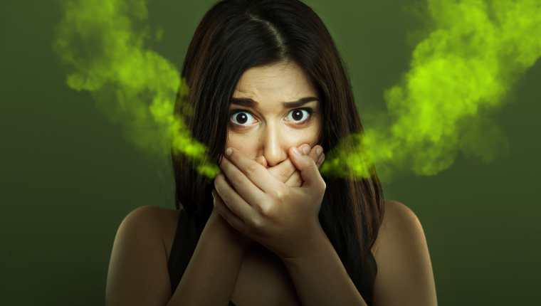 Una mala higiene bucodental y mala alimentación pueden provocar mal aliento. (Foto Prensa Libre: Shutterstock). 
