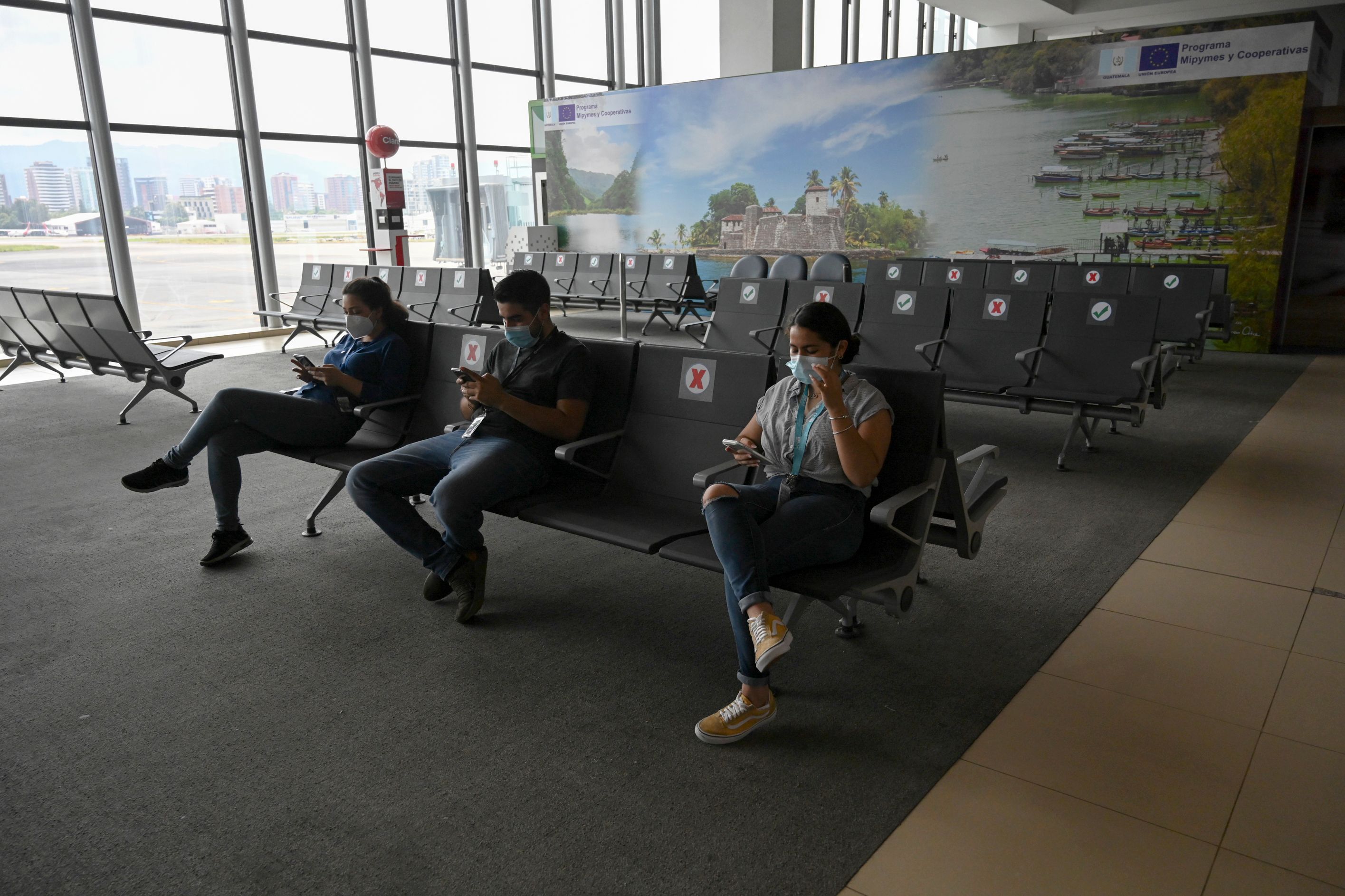 La Aurora se prepara para recibir viajeros a partir del 18 de septiembre. (Foto Prensa Libre: AFP)