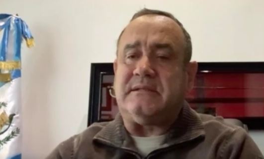 El presidente Alejandro Giammattei informa en redes sociales acerca de su estado de salud. (Foto: Tomada de Facebook)