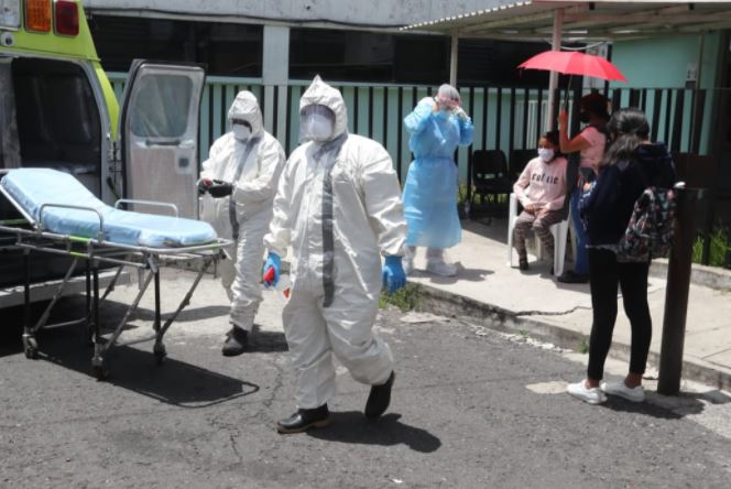 A criterio de la Comisión Presidencial Contra la Corrupción producto de la pandemia se han registrado compras fraccionadas, que ya alertaron al ministerio de Finanzas. Fotografía: Prensa Libre. 