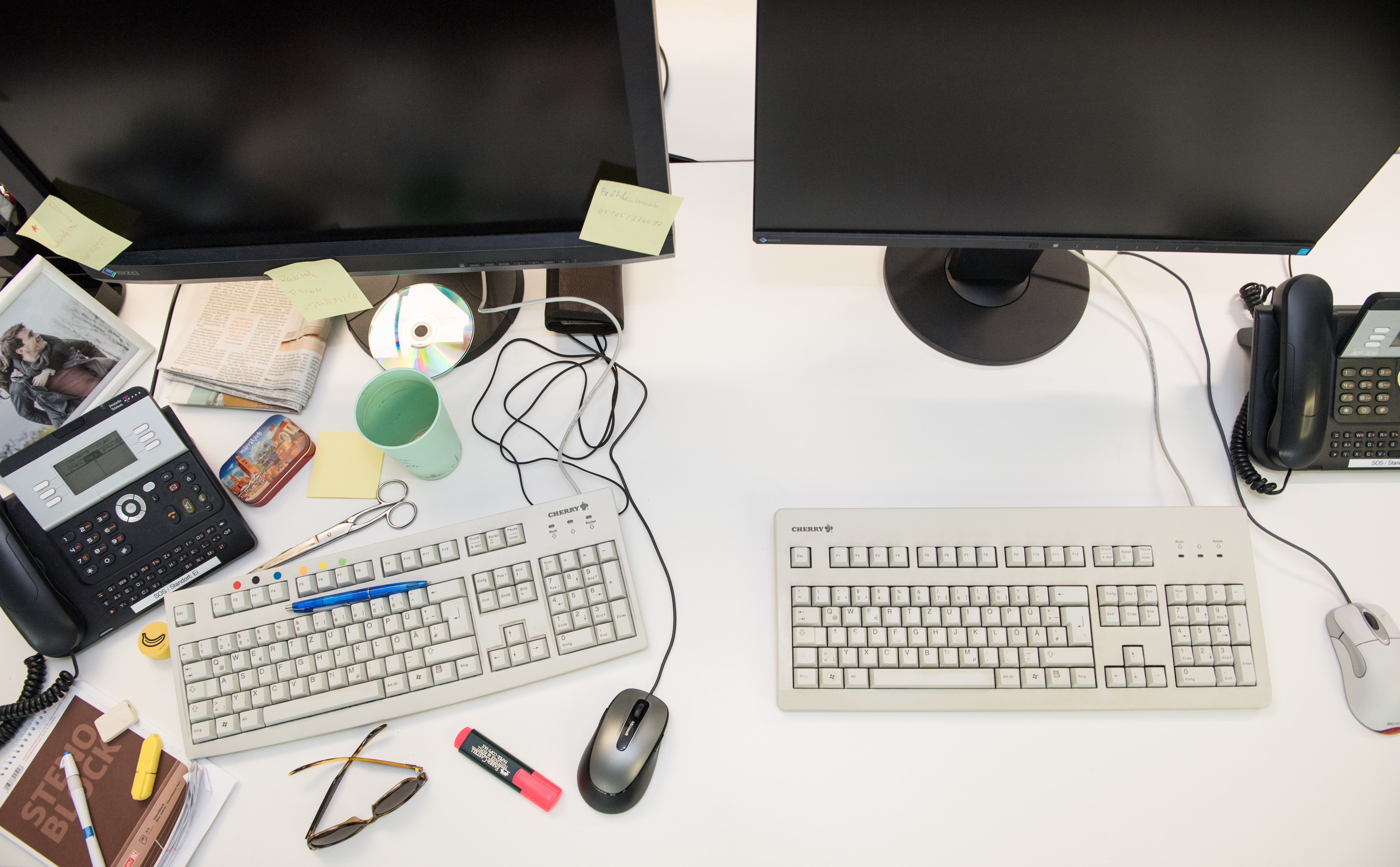 Todo trabajador de oficina debería tener un escritorio con cinta