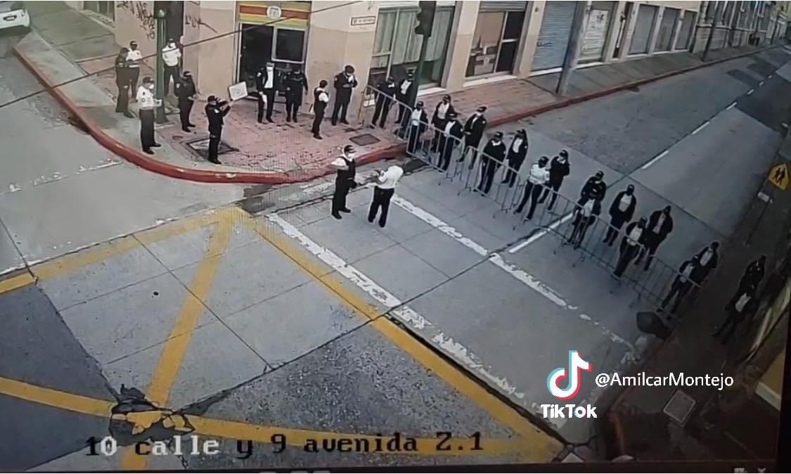 PNC resguarda los alrededores del Congreso y el paso está cerrado