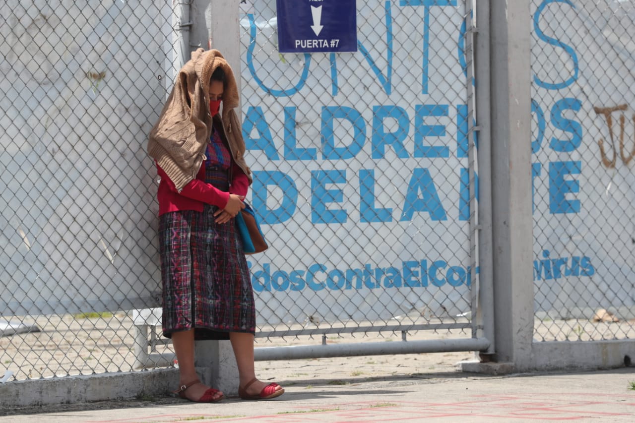 Los guatemaltecos han luchado contra el coronavirus durante casi seis meses. (Foto Prensa Libre: Érick Ávila)