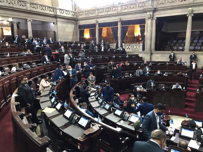 Diputados han relegado la elección de cortes durante las sesiones plenarias. (Foto Prensa Libre: José Castro)