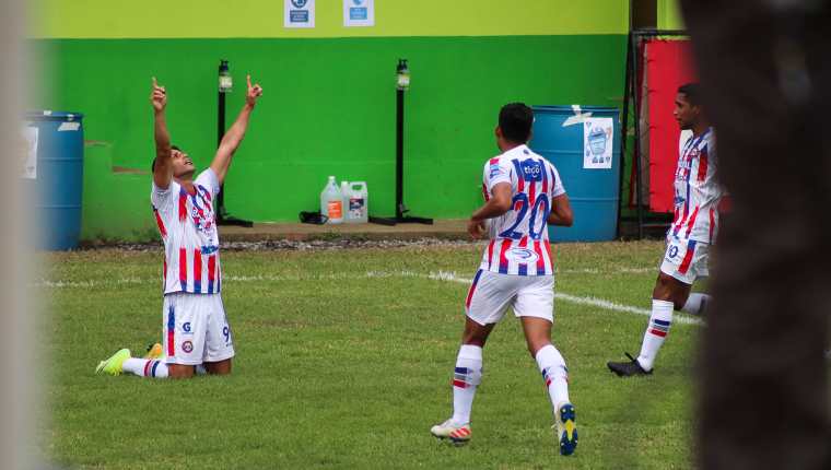 Israel Silva anotó su gol 154 con la camisola de Xelajú MC. Foto Prensa Libre: Cortesía Shirley Vásquez.