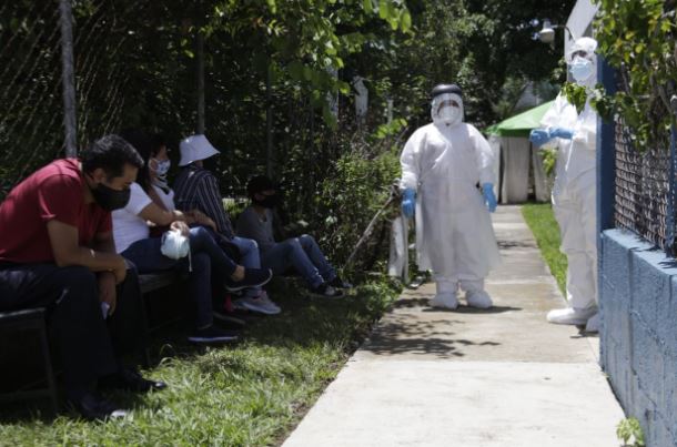 Guatemala supera ya los 3 mil decesos por coronavirus. (Foto Prensa Libre: Noé Medina)