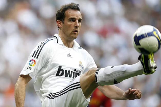 Metzelder jugó tres años en el Madrid. (Foto Prensa Libre: Hemeroteca PL)