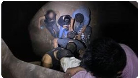 Rescatan a 23 migrantes, entre ellos un guatemalteco, ocultos en vagón para transporte de granos en Texas