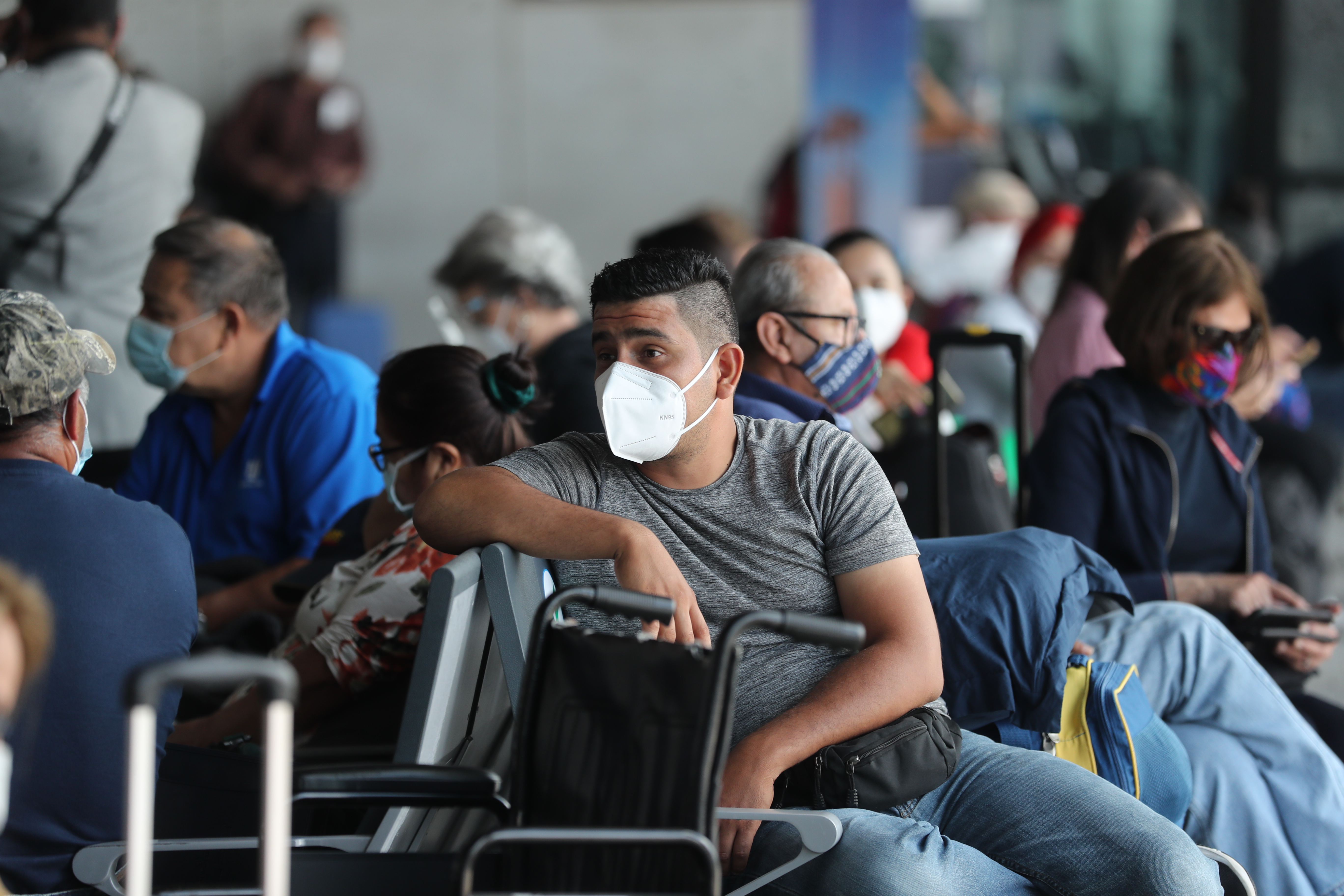 La Dirección General de Aeronáutica Civil y el Ministerio de Salud solicitaran la prueba PCR negativa a todos los pasajeros que arriben al país, se informó este sábado 19 de septiembre. (Foto Prensa Libre: Érick Ávila)  