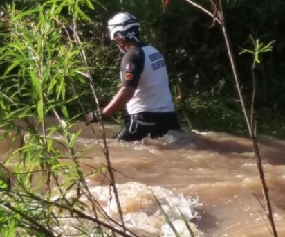 Padre de menor arrastrado por río en Jalapa afirma que continuará con la búsqueda de su hijo