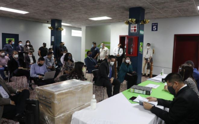En la comuna capitalina se recibieron las ofertas para la construcción del aerometro. (Foto Prensa Libre: Municipalidad de Guatemala)