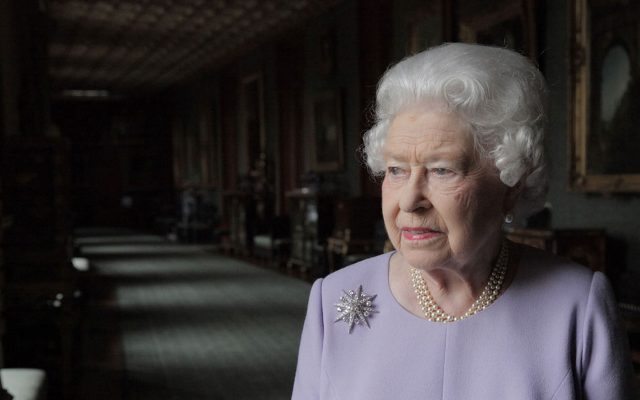 La Reina Isabel II vive la crisis económica a raíz de la pandemia. (Foto Prensa Libre: archivo)