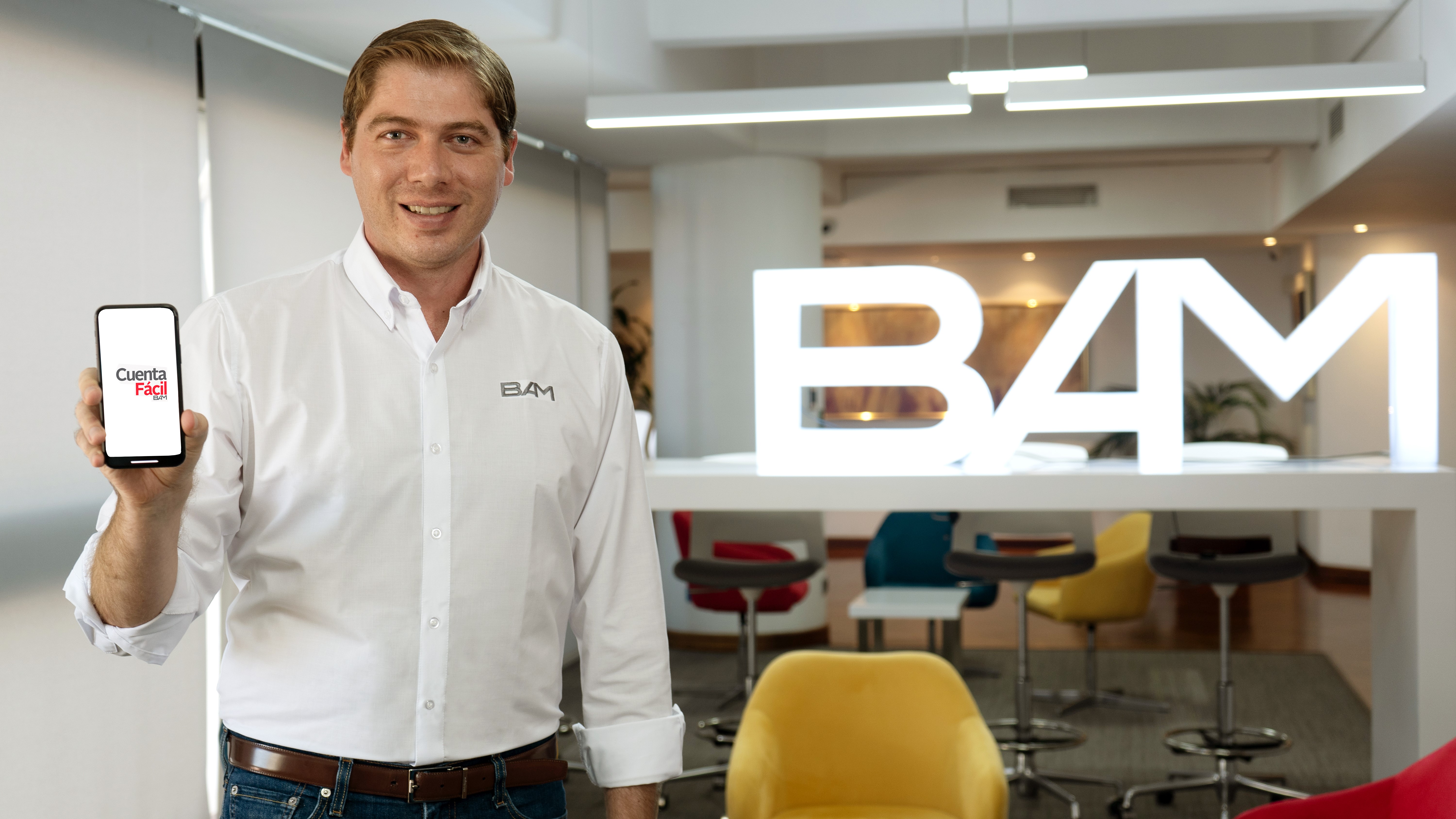 Ricardo Rivera, vicepresidente de división de banca personas y Pyme de BAM, presentó la nueva cuenta digital. (Foto Prensa Libre: cortesía BAM)