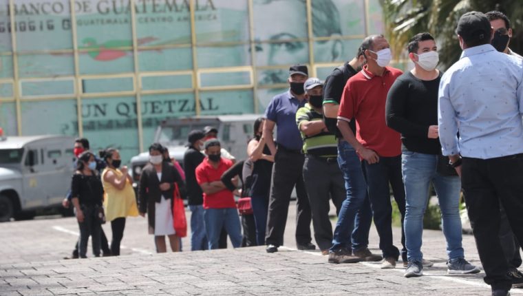 La pérdida de empleo es uno de los principales golpes en la economía de los guatemaltecos. (Foto Prensa Libre: Hemeroteca)