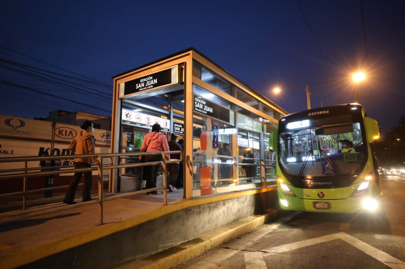 Las líneas 6 y 7 del Transmetro reanudaron el servicio  completo en la capital. (Foto Prensa Libre: Municipalidad de Guatemala) 