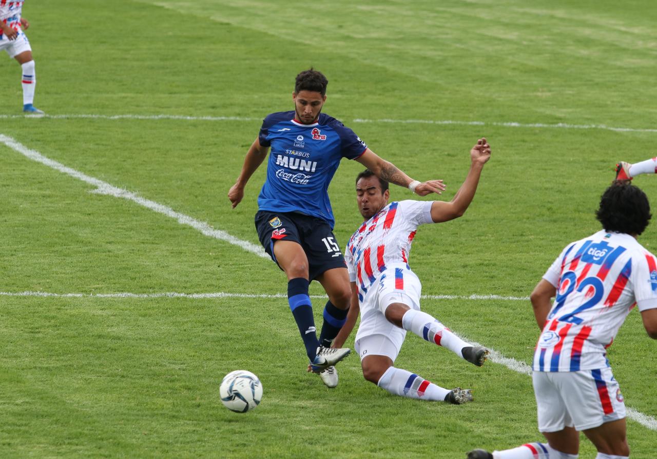 Xelajú y Malacateco igualaron en la cuarta jornada, que se disputó en el estadio Mario Camposeco.Foto Prensa Libre: Cortesía Xelajú MC