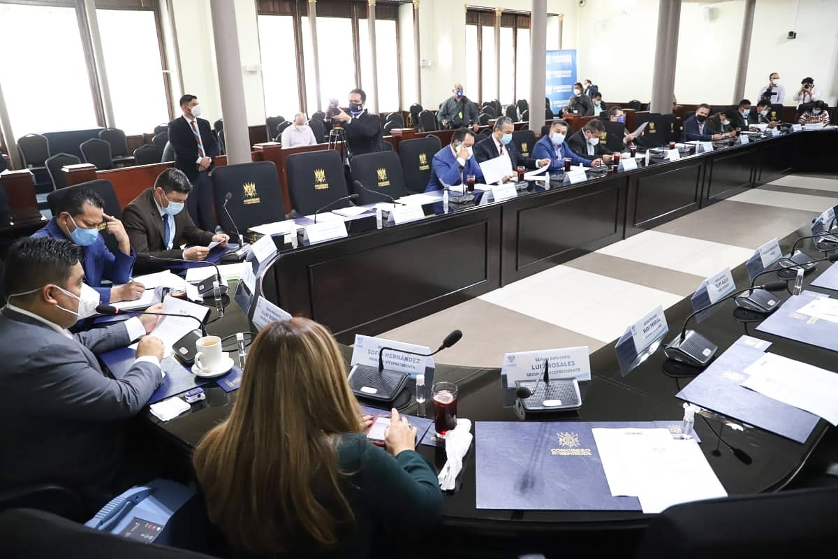 Comisión se niega a buscar acuerdos para las Cortes por señalamientos de la oposición