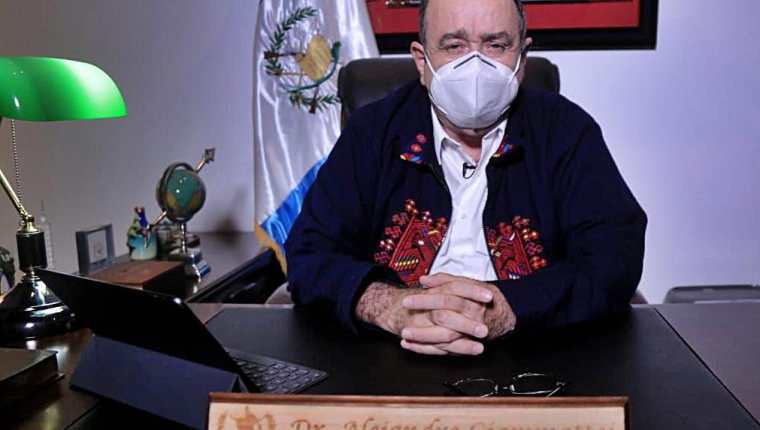 El presidente Alejandro Giammattei anunció que están mejor preparados para atender la pandemia. Foto Prensa Libre: Presidencia. 