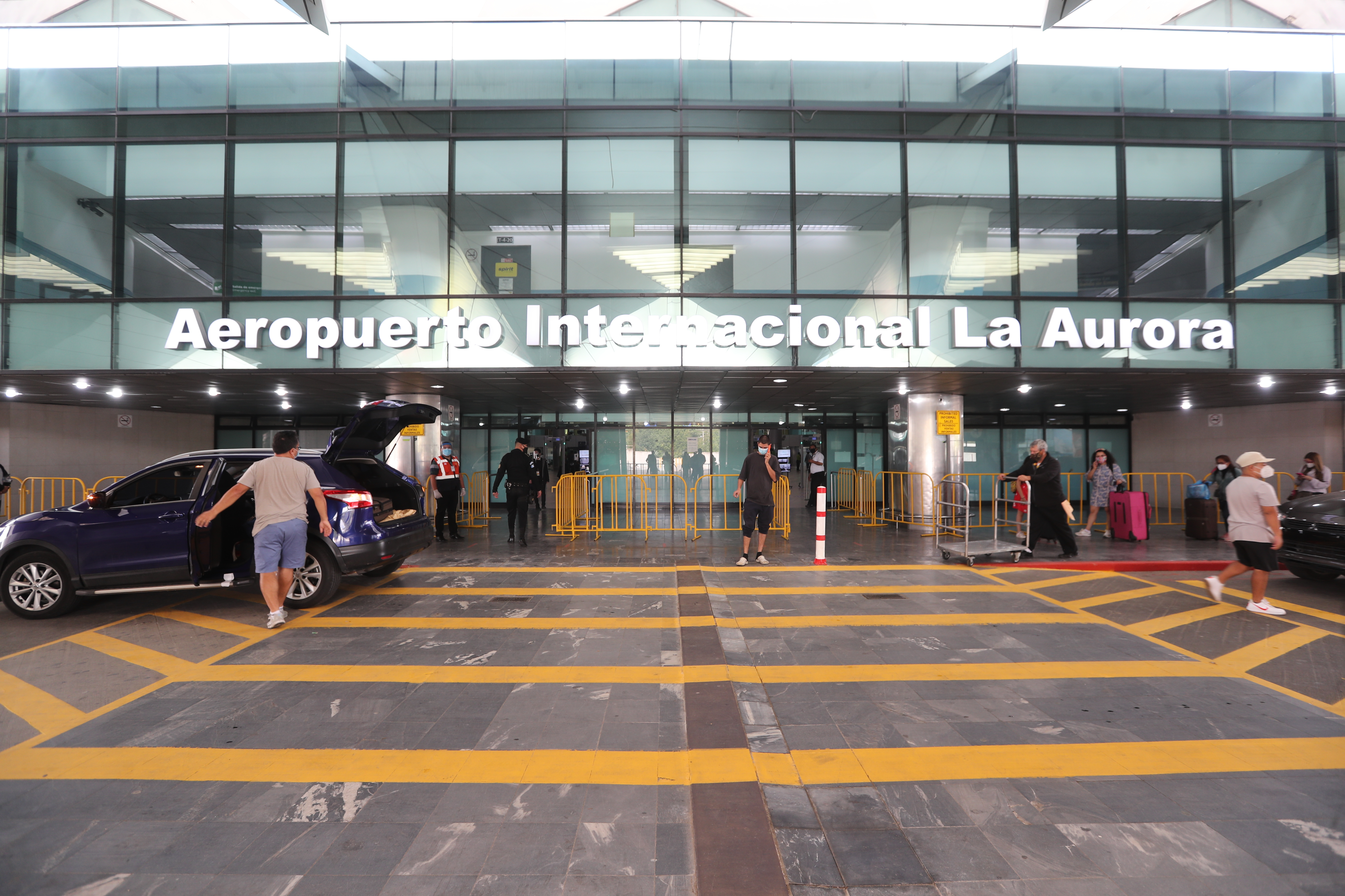 El Aeropuerto Internacional La Aurora volvió a abrir sus puertas el viernes pasado.  (Foto Prensa Libre: Hemeroteca PL)