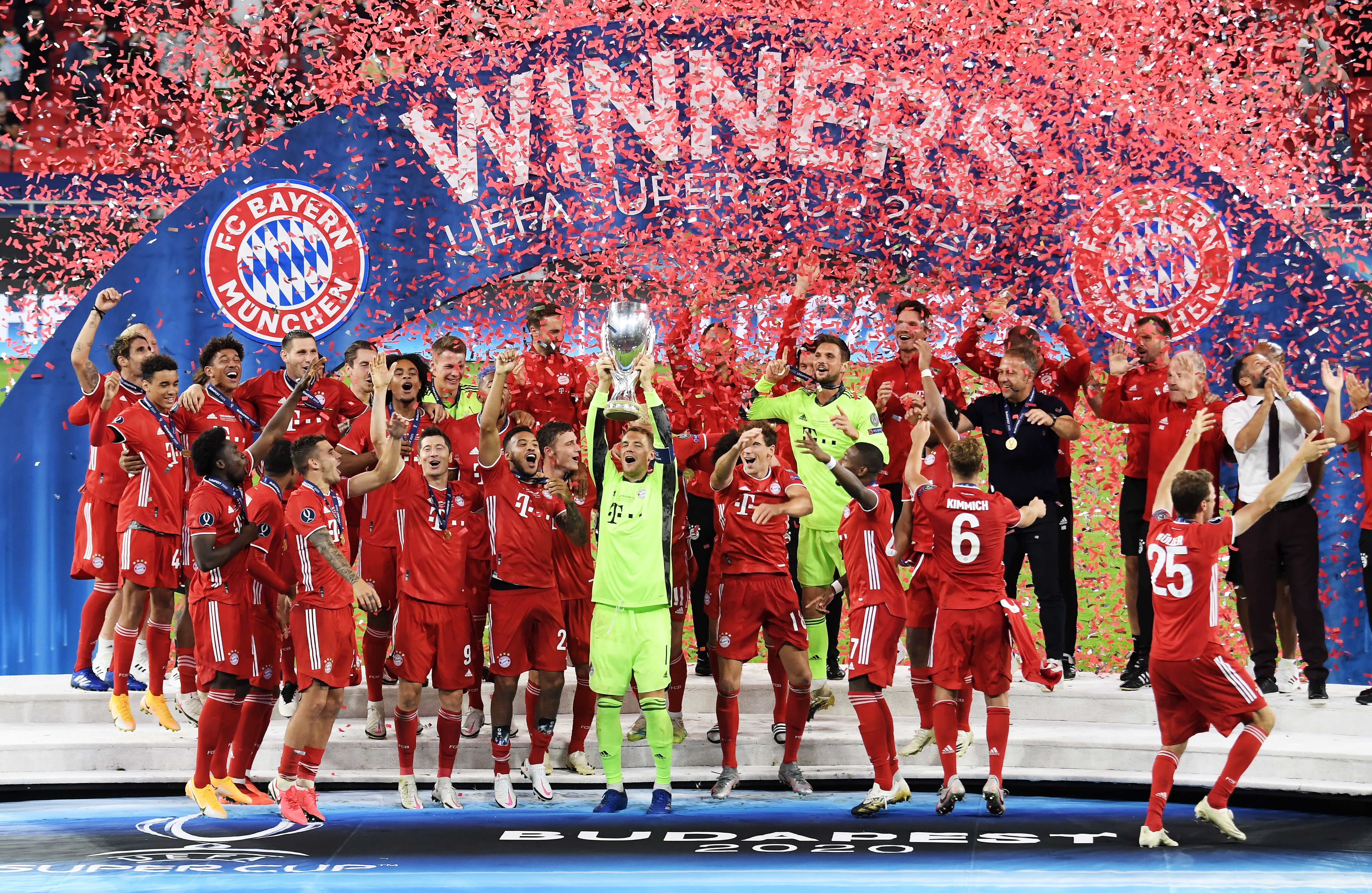 El Bayern de Múnich gana la Supercopa en la prórroga ante un heroíco Sevilla. (Foto Prensa Libre: EFE)