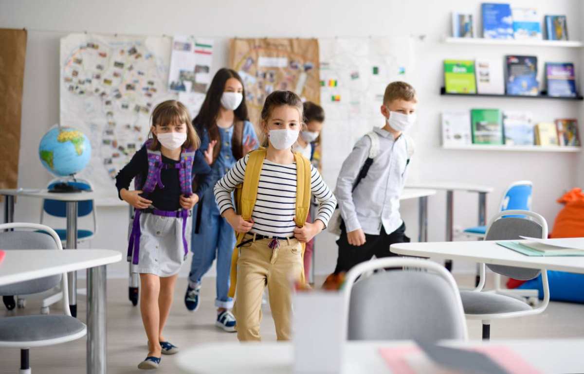 COVID-19: ¿Están asustados los pediatras y epidemiólogos con la vuelta al colegio?