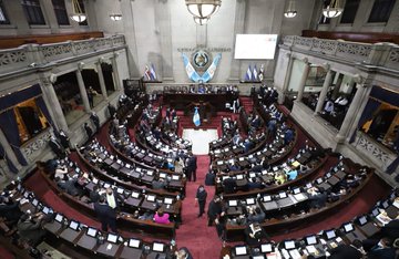 Congreso ha incumplido desde mayo el amparo para que elija cortes. (Foto Prensa Libre: Congreso)