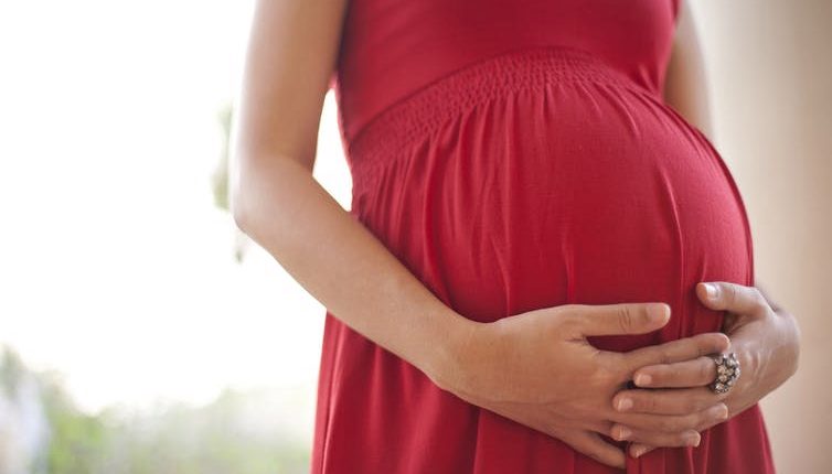 Las embarazadas contagiadas con covid-19 podrían tener un parto más riesgoso. (Foto: Hemeroteca PL)