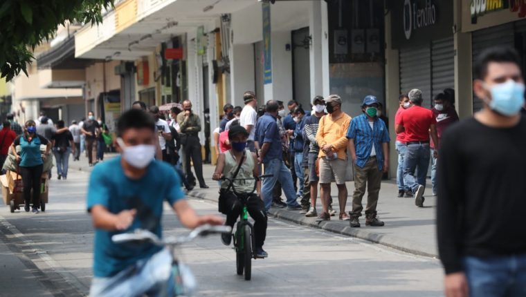A partir del 1 de octubre rigen nuevas restricciones para el manejo de la pandemia en Guatemala. (Foto Prensa Libre: Hemeroteca PL)