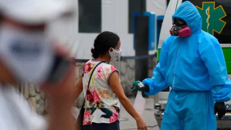 En las últimas horas se efectuaron 2 mil 476 pruebas para detectar contagios de covid-19. (Foto Prensa Libre: Hemeroteca)
