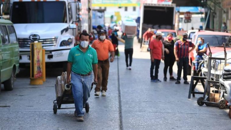 La pérdida de empleo formal e informal por los efectos del coronavirus por la pandemia es una de las preocupaciones de Fundesa. (Foto Prensa Libre: Hemeroteca PL)