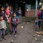 Las remesas familiares no han contribuido al desarrollo de los pueblos. Una familia de Nentón, Huehuetenango, donde miles han migrado en los últimos años. (Foto Prensa Libre: Hemeroteca PL)