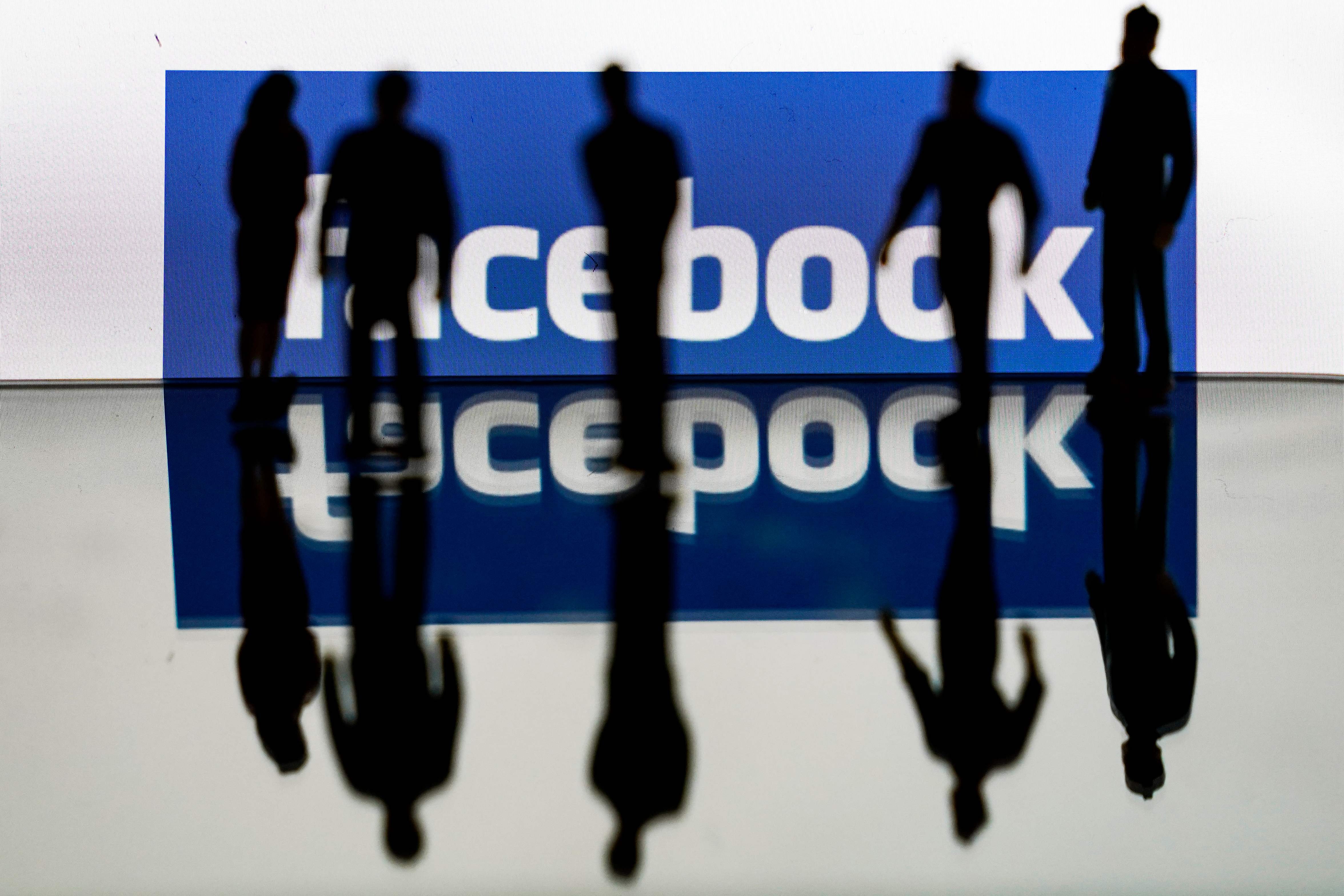 Facebook tomará medidas contra los grupos que promuevan la violencia. (Foto Prensa Libre: AFP)