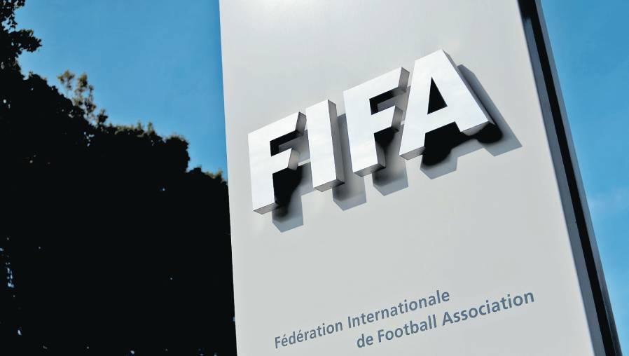 La Fifa estima que la pandemia del covid-19 ha dañado al futbol mundial. (Foto Prensa Libre: Hemeroteca PL)