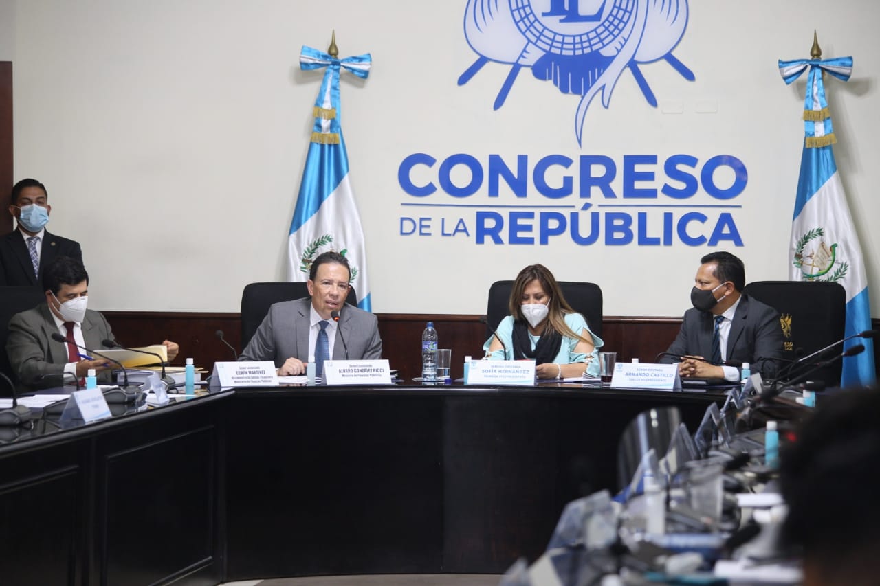 Representantes de centros de investigación que participaron en las mesas técnicas aseguran que las modificaciones presupuestarias deben ser conocidas por el Congreso. (Foto Prensa Libre: Hemeroteca)  
