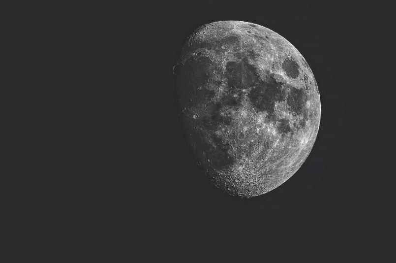 El oxígeno de la Tierra podría haber ‘oxidado’ la Luna