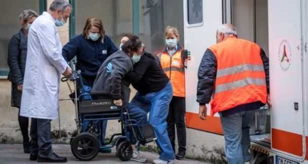 Más de 953 mil muertos por coronavirus en el mundo