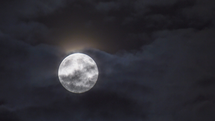 En la actualidad se conoce como “Luna Azul” a la segunda Luna llena que aparece en el plazo de un mes. (Foto Prensa Libre: Hemeroteca PL)