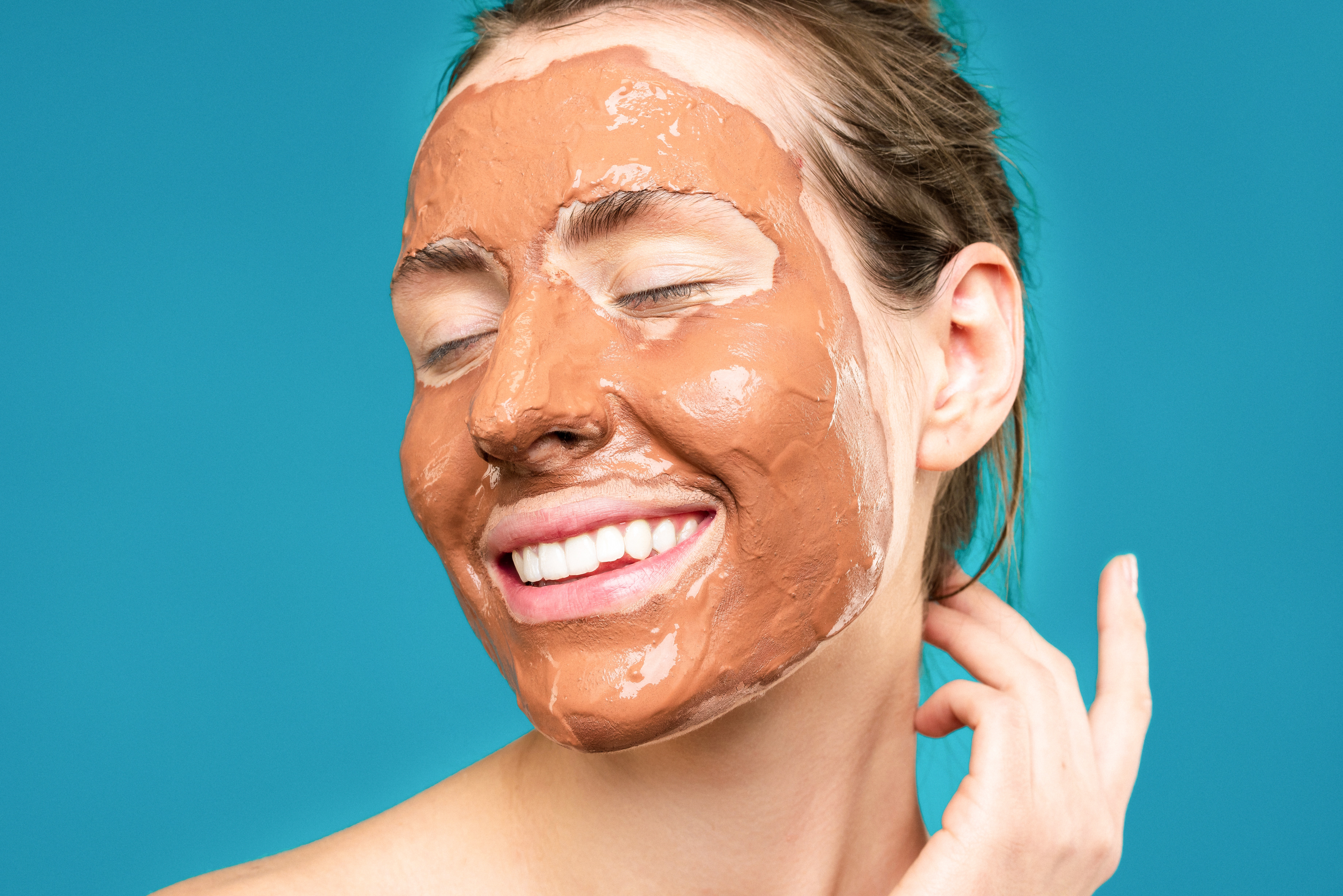 Las mascarillas pueden ayudar grandemente a combatir el acné. (Foto Prensa Libre: Pexels)
