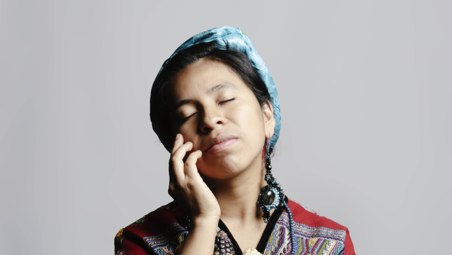 Sara Curruchich lanza en Spotify una playlist de mujeres indígenas del mundo. (Foto Prensa Libre: Cortesía Xun Ciin)