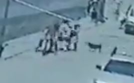 Imagen de cámara de vigilancia que muestra el momento del secuestro del niño.