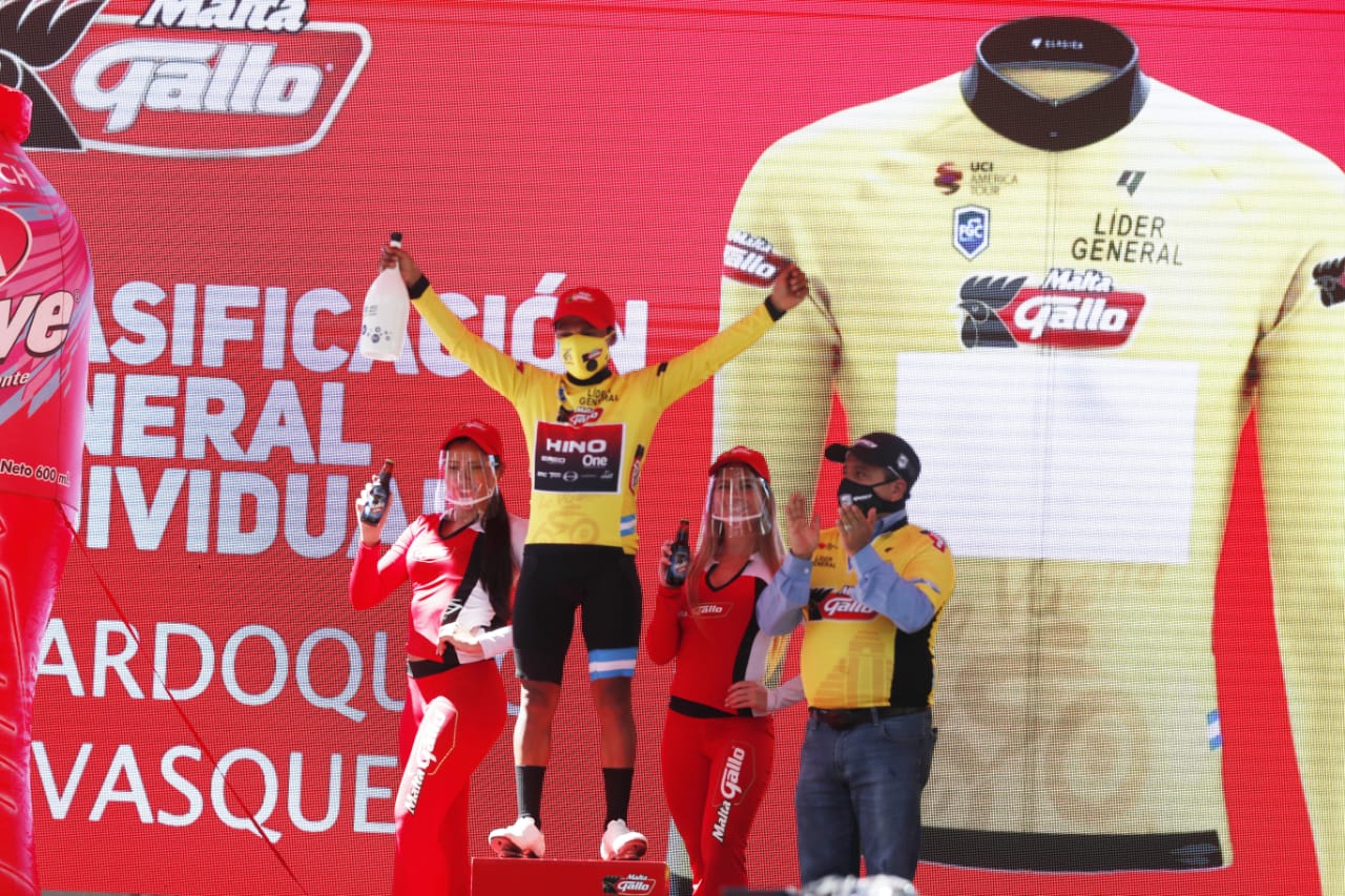 Mardoqueo Vásquez portará hoy el suéter líder e intentará mantenerlo en la sexta etapa de la Vuelta a Guatemala. Foto Esbin García.