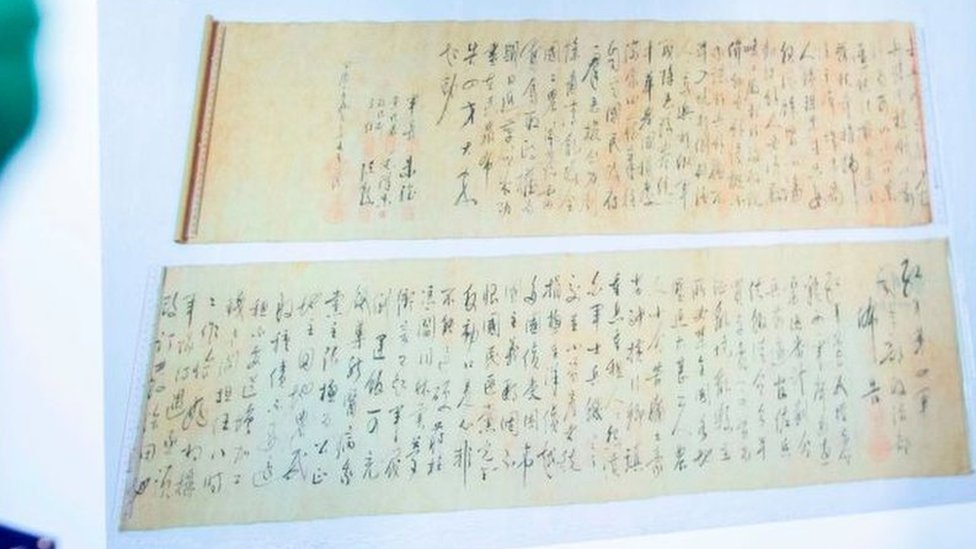 El pergamino con poesía escrita a mano por Mao Zedong está valorado en US$300 millones. (Foto Prensa Libre: Getty Images)